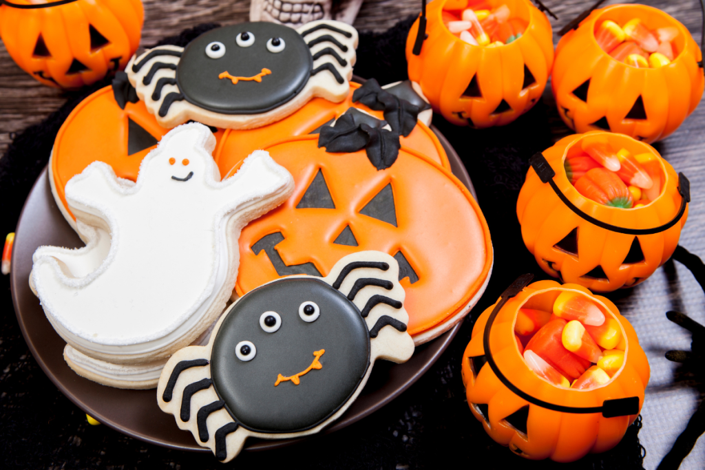 decorate halloween sugar cookies