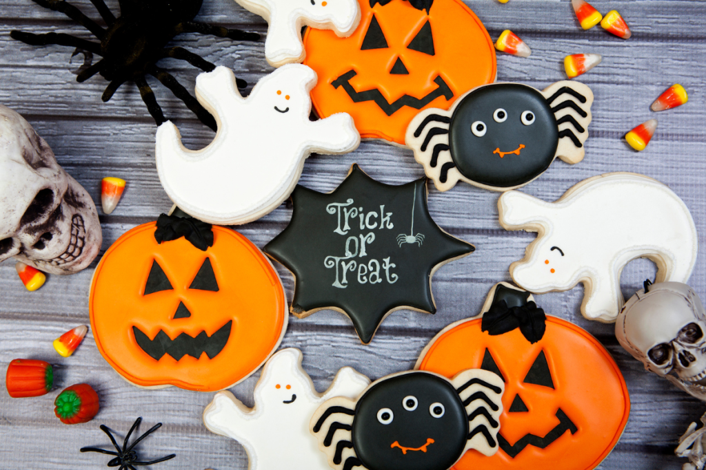 decorate halloween sugar cookies